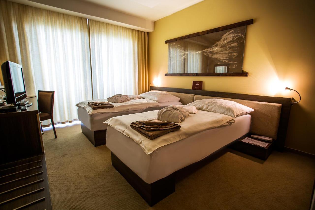 Wellness Hotel Diplomat Rajecké Teplice Exterior foto
